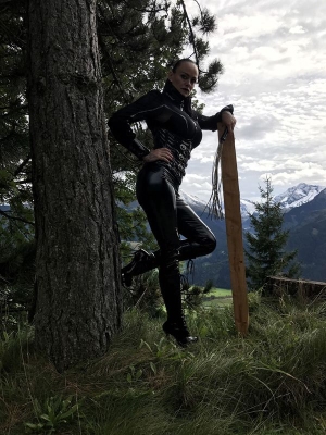 Domina Liane - Galerie 'Outdoor'