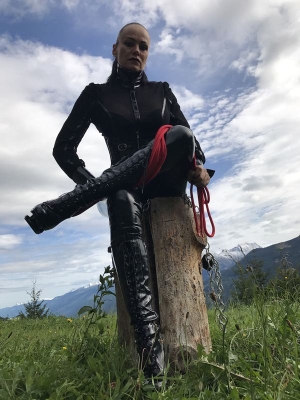 Domina Liane - Galerie 'Outdoor'