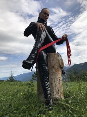 Domina Liane - Galerie 'Outdoor'