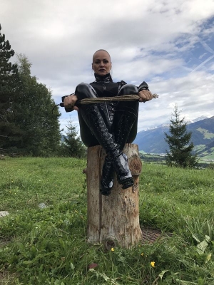 Domina Liane - Galerie 'Outdoor'