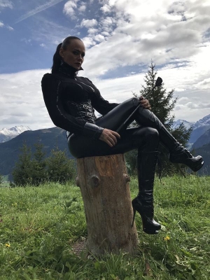 Domina Liane - Galerie 'Outdoor'