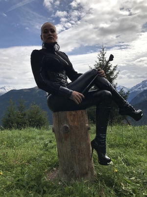 Domina Liane - Galerie 'Outdoor'