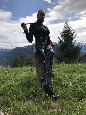 Domina Liane - Galerie 'Outdoor'