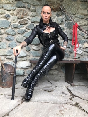 Domina Liane - Galerie 'Outdoor'