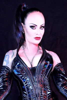 Domina Liane - Galerie 'Laque & Rubber'